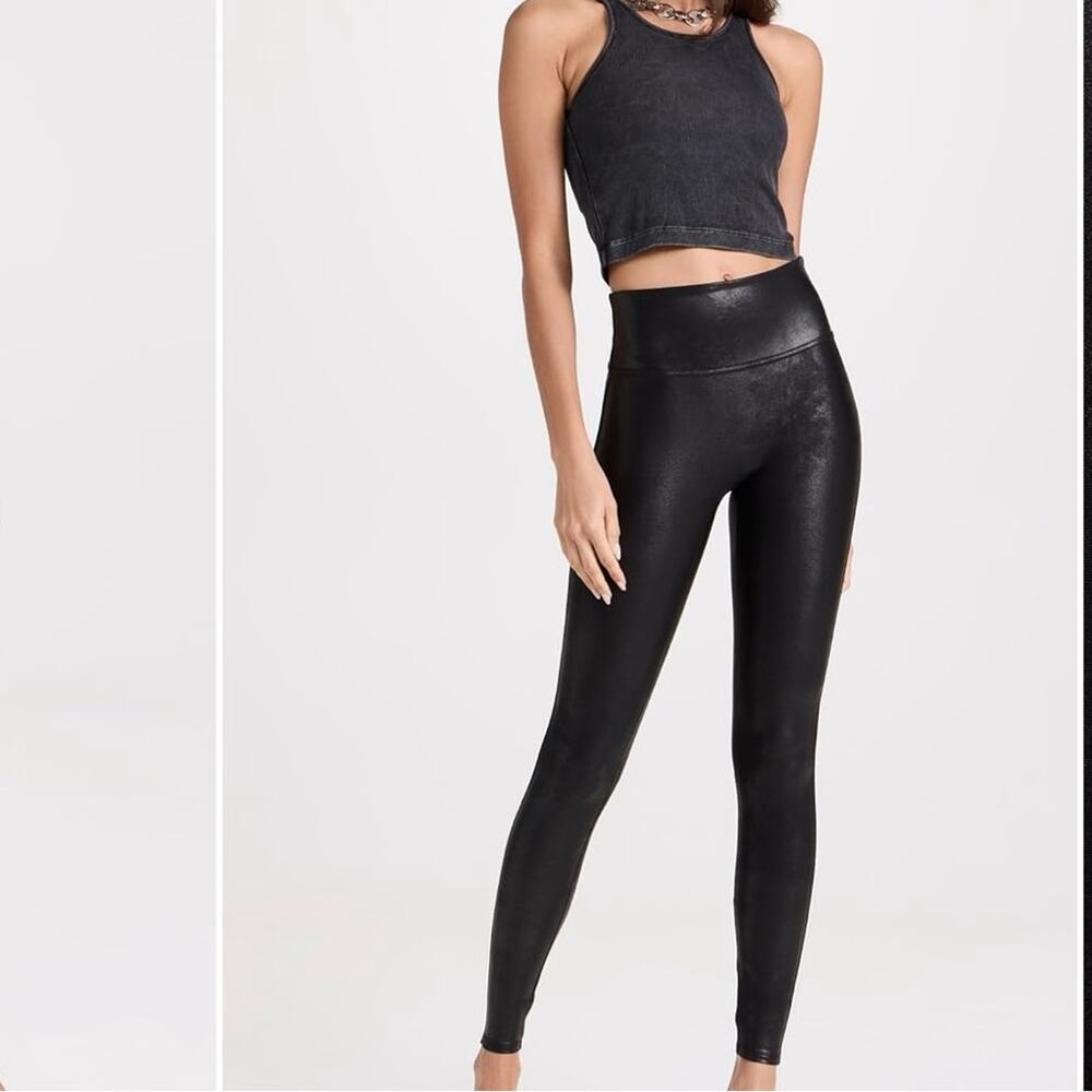 Spanx Black Shiny Faux Leather shaping and contouring Leggings size Medium